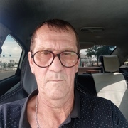 Михаил, 67, Санкт-Петербург