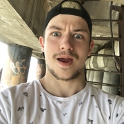 Илья, 22, Северск