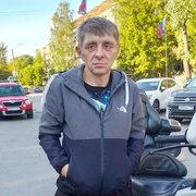 Дмитрий, 46, Луга