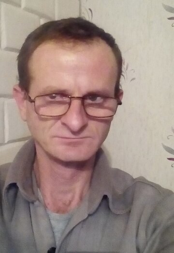 Моя фотография - Анатолий, 41 из Остров (@anatoliy41924)