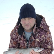 ,игорь, 32, Калининск