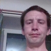Артём, 32, Кировск
