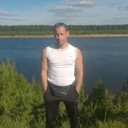 саша, 41, Жешарт