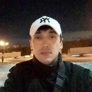 Артём, 30, Москва