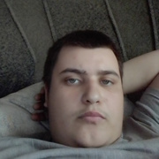 Антон, 24, Бородино (Красноярский край)