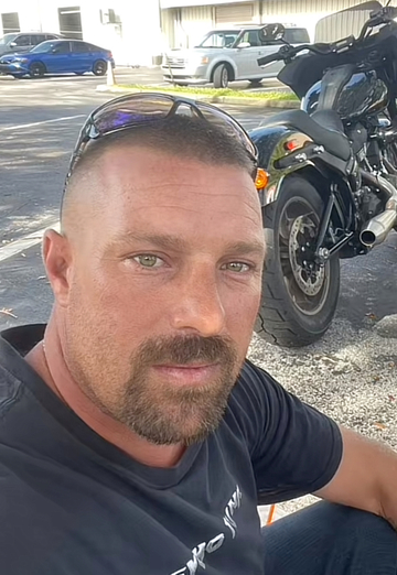 Alex (@alex139452) — my photo № 1