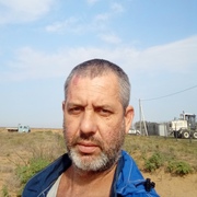 Костя, 44, Комсомольский