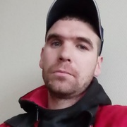 Илья, 32, Волхов