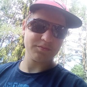 Илья, 18, Гатчина