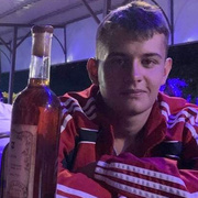 Александр, 21, Элиста