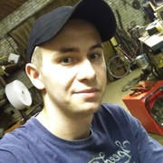 Илья, 25, Волхов
