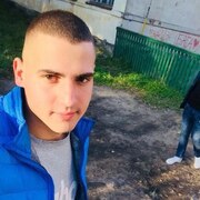 Максим, 26, Осташков