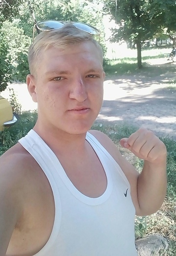 Моя фотография - Кирилл, 25 из Донецк (@kirill70699)