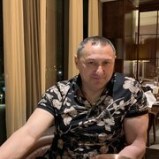 Роман, 46, Калининград